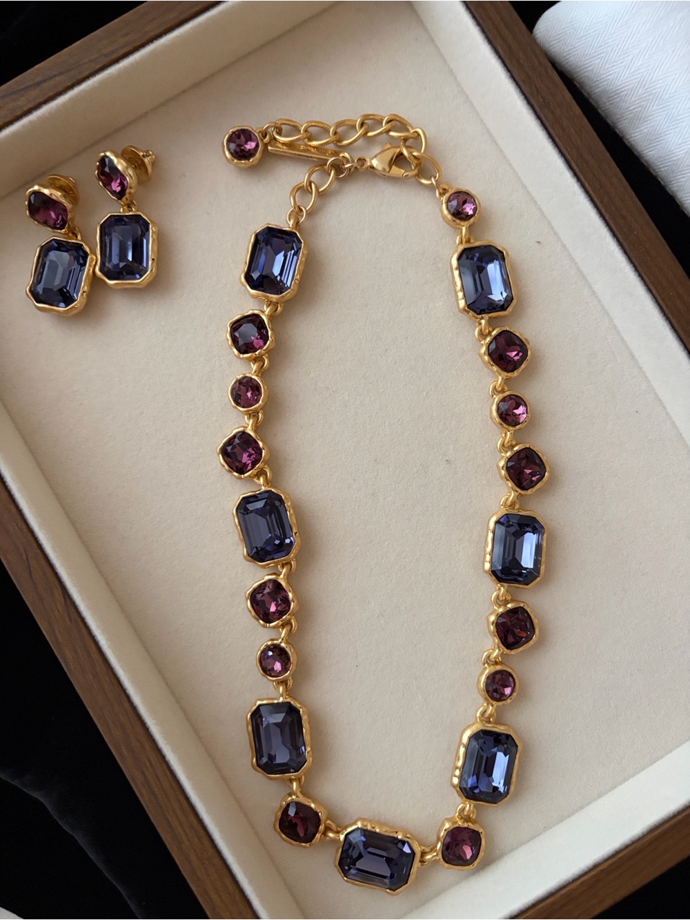 Oscar de la Renta Classic Crystal Necklace (only the necklace) O1 - purple